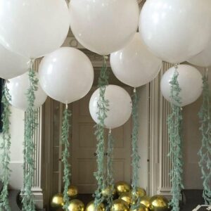 Balloons with garland tassels for wedding.